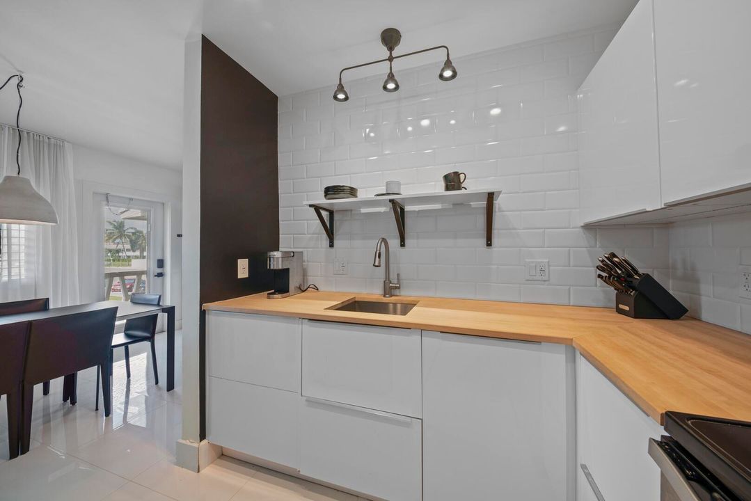 待售: $219,900 (1 贝兹, 1 浴室, 795 平方英尺)