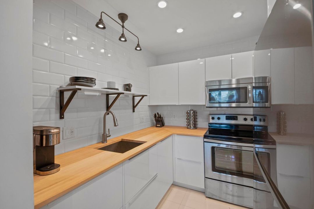 待售: $219,900 (1 贝兹, 1 浴室, 795 平方英尺)