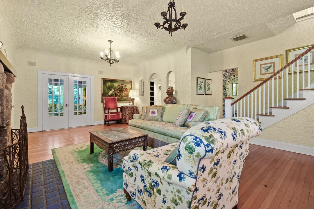 出租: $7,500 (3 贝兹, 2 浴室, 2646 平方英尺)