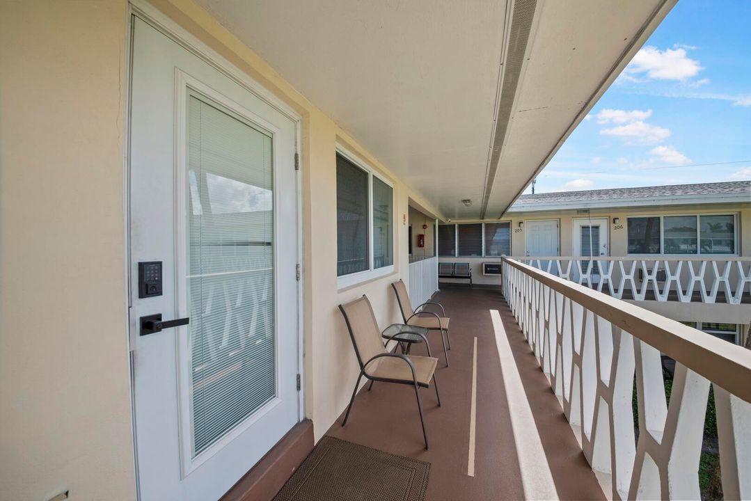 待售: $219,900 (1 贝兹, 1 浴室, 795 平方英尺)