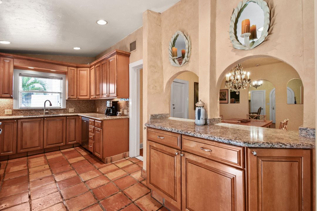 出租: $7,500 (3 贝兹, 2 浴室, 2646 平方英尺)