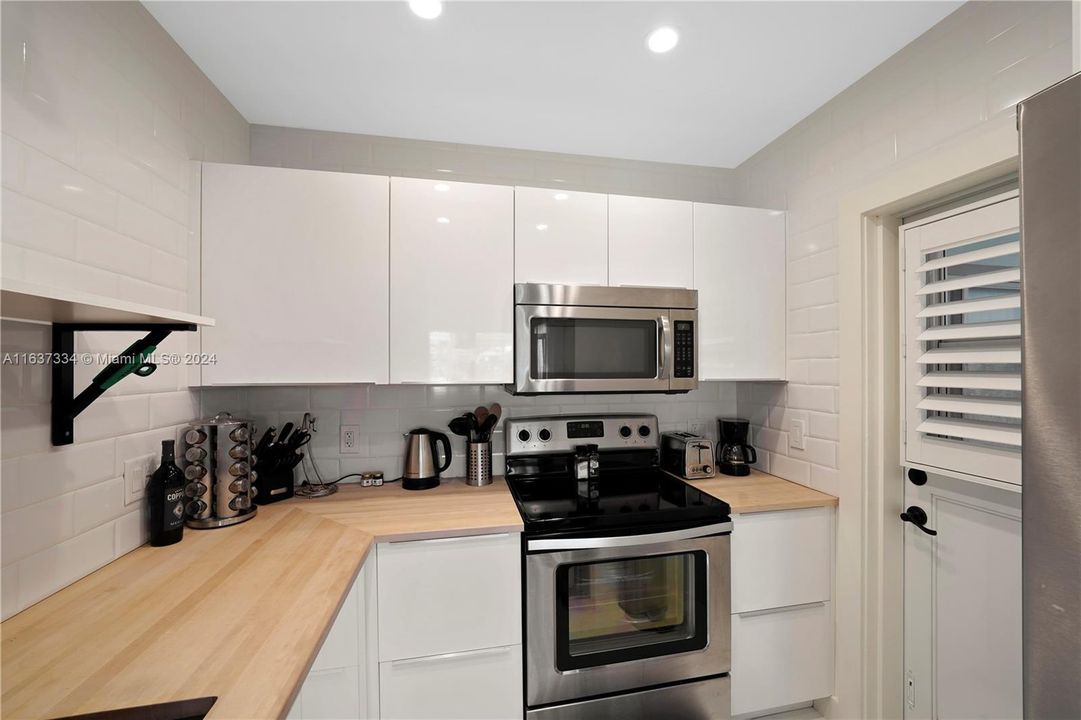 待售: $219,900 (1 贝兹, 1 浴室, 795 平方英尺)