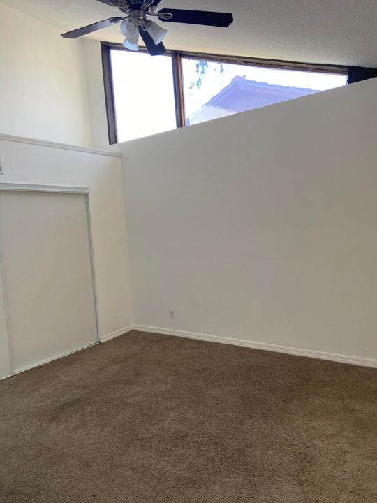 Active With Contract: $2,400 (3 beds, 2 baths, 1217 Square Feet)