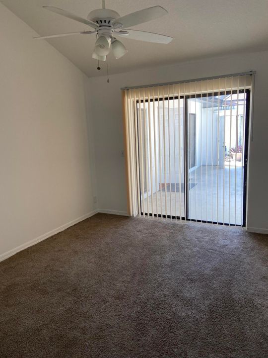 Active With Contract: $2,400 (3 beds, 2 baths, 1217 Square Feet)