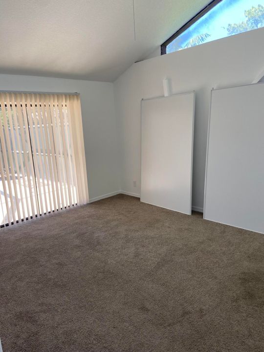 Active With Contract: $2,400 (3 beds, 2 baths, 1217 Square Feet)