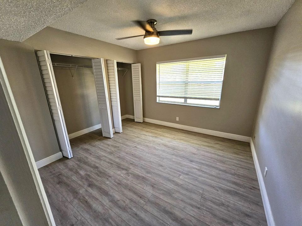For Rent: $2,200 (2 beds, 2 baths, 978 Square Feet)