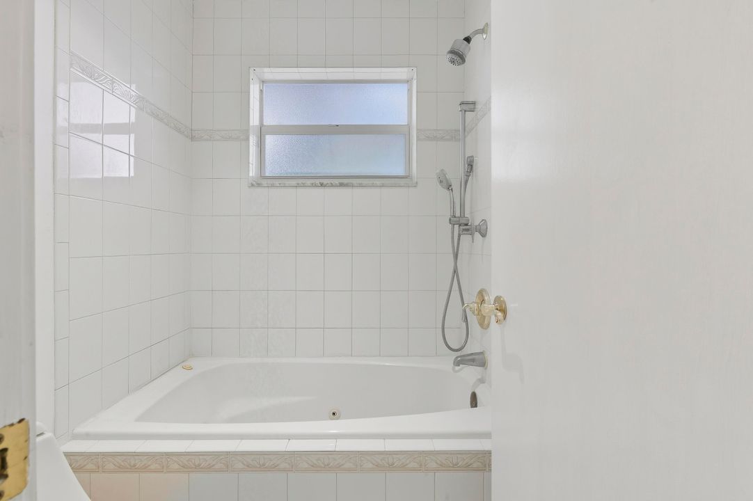 出租: $2,300 (2 贝兹, 2 浴室, 1080 平方英尺)