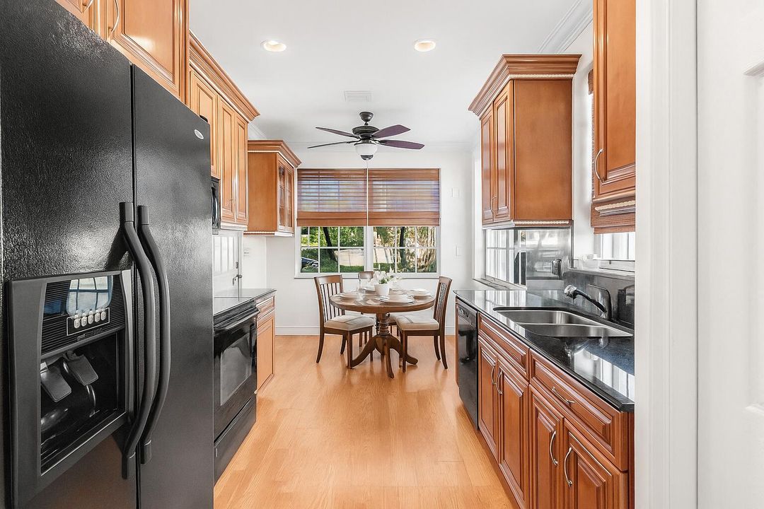 待售: $675,000 (3 贝兹, 2 浴室, 1518 平方英尺)