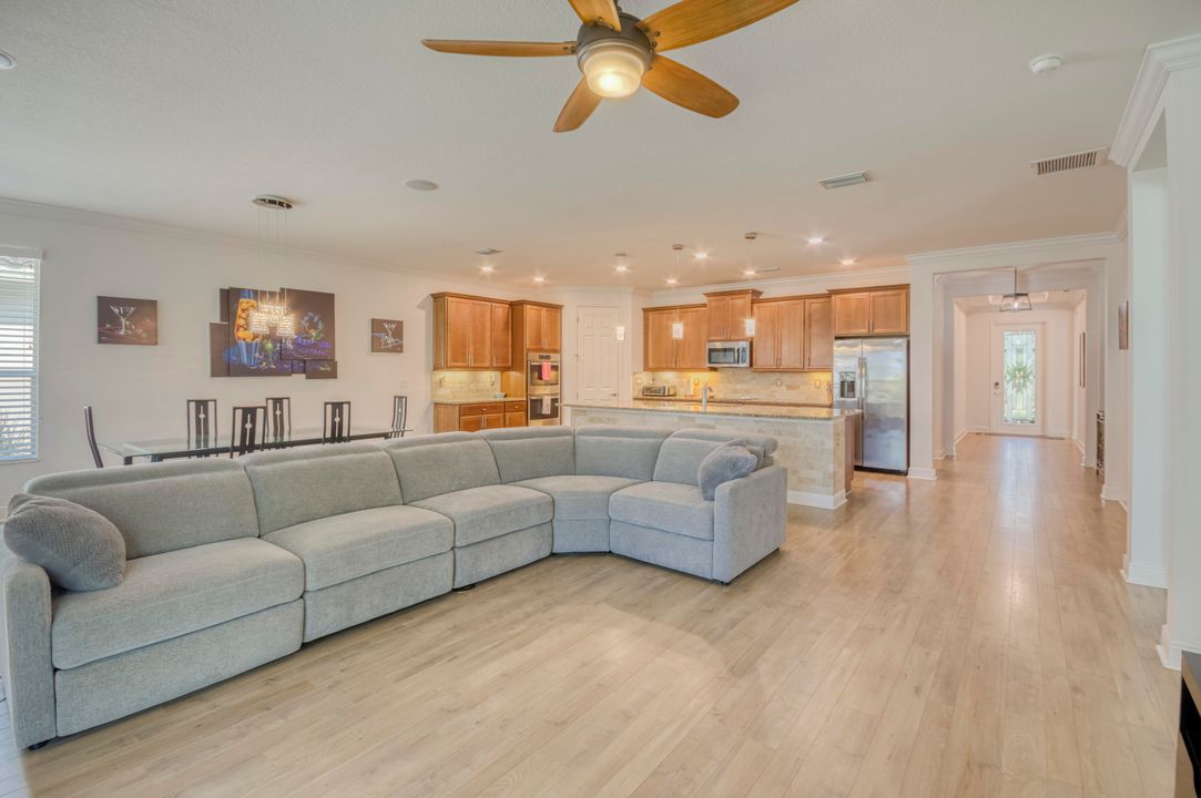 待售: $419,900 (3 贝兹, 2 浴室, 1992 平方英尺)