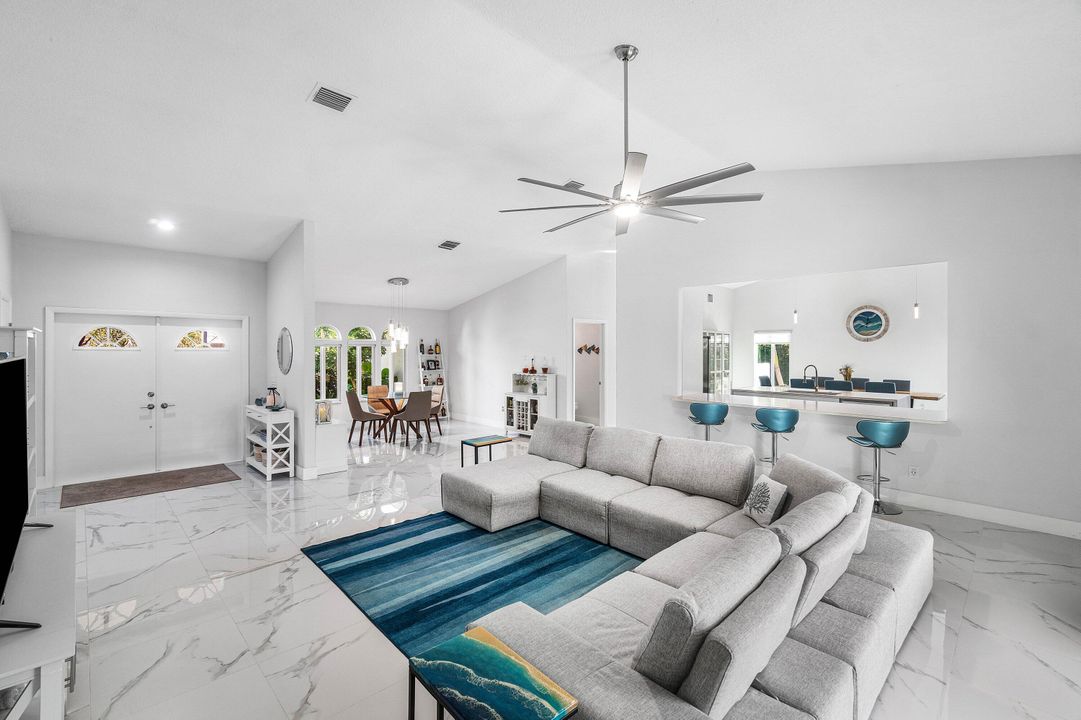 Activo con contrato: $578,000 (2 camas, 2 baños, 2356 Pies cuadrados)