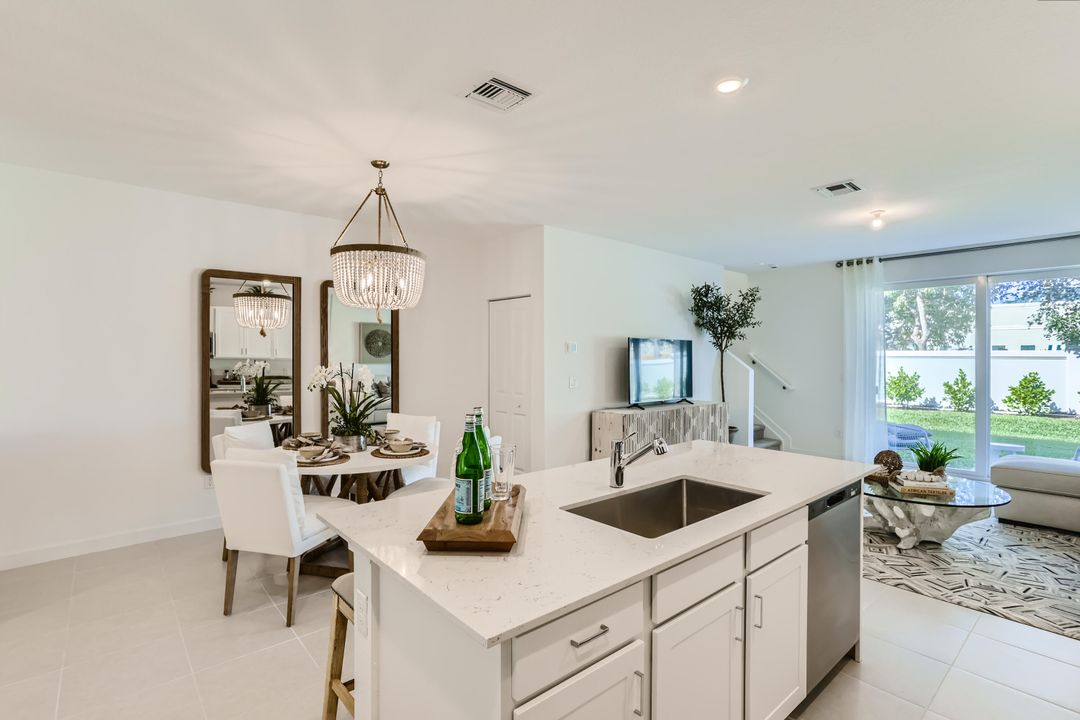 На продажу: $345,500 (3 спален, 2 ванн, 1632 Квадратных фут)