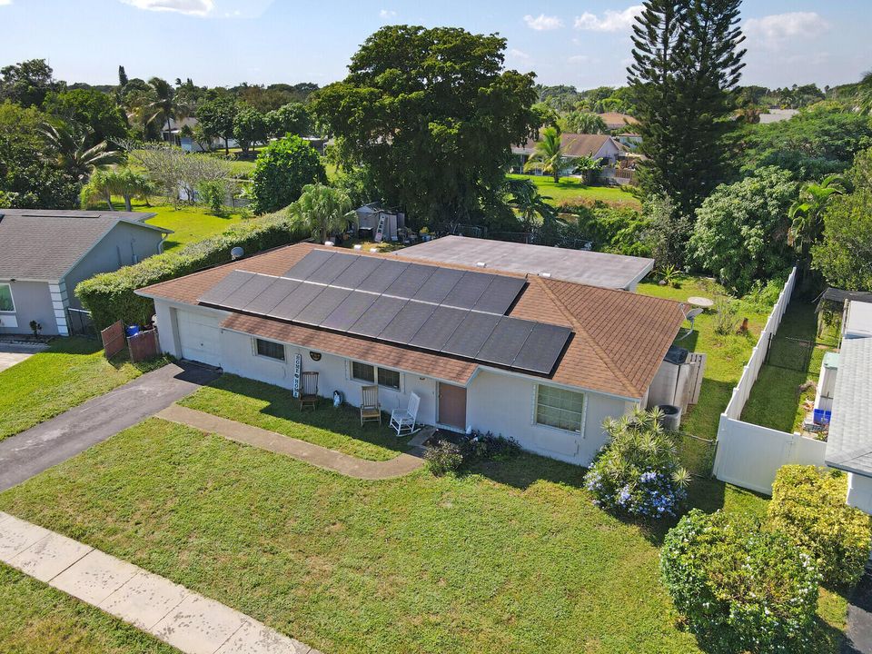 Activo con contrato: $425,000 (3 camas, 2 baños, 1538 Pies cuadrados)