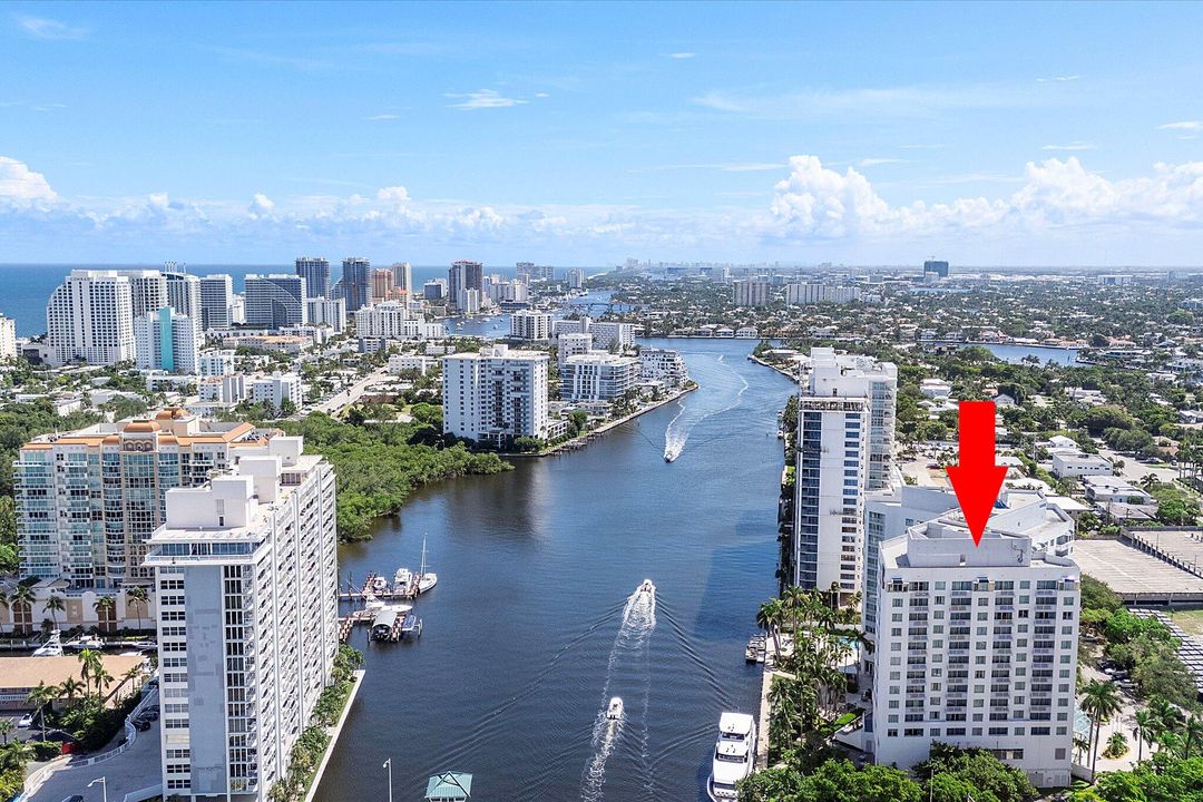 For Sale: $320,000 (2 beds, 2 baths, 836 Square Feet)