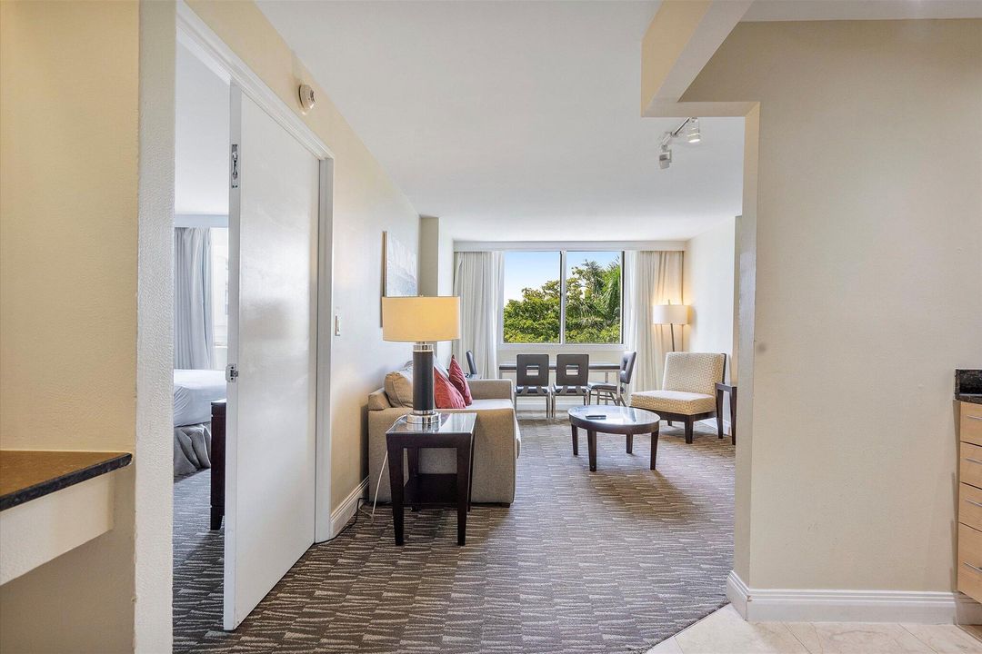 For Sale: $320,000 (2 beds, 2 baths, 836 Square Feet)