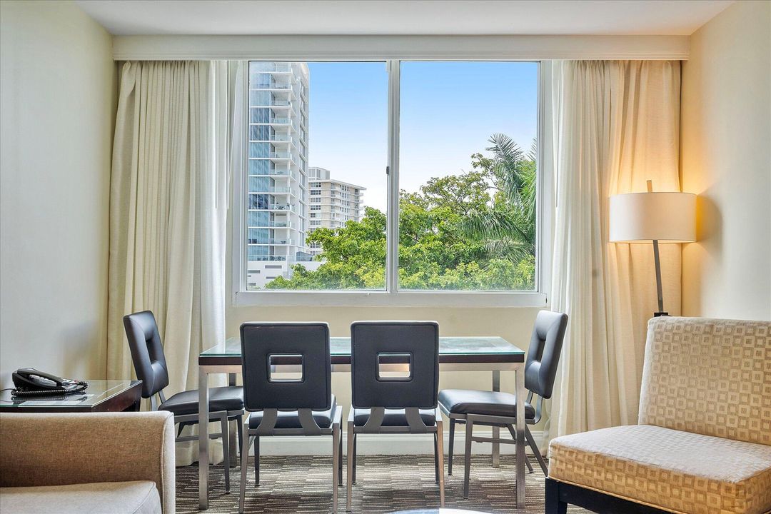 For Sale: $320,000 (2 beds, 2 baths, 836 Square Feet)