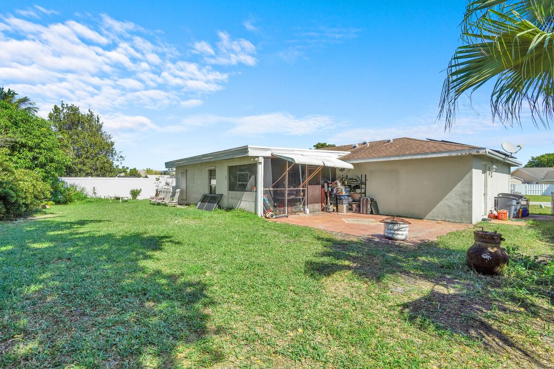 Activo con contrato: $425,000 (3 camas, 2 baños, 1538 Pies cuadrados)