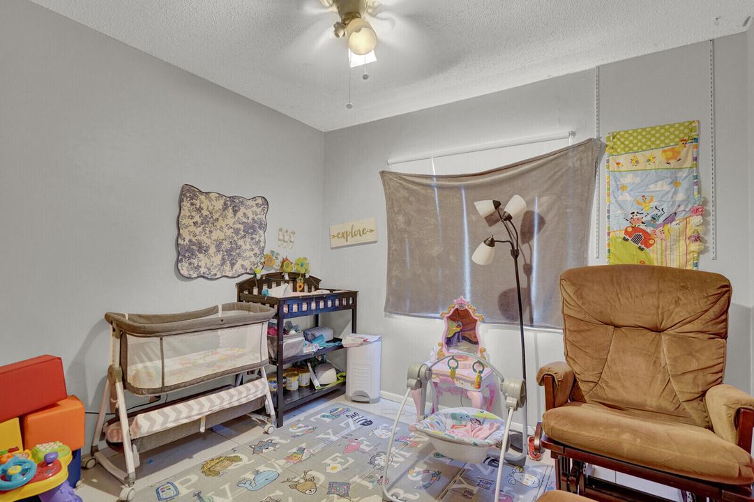 Activo con contrato: $425,000 (3 camas, 2 baños, 1538 Pies cuadrados)