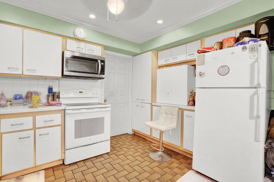 Activo con contrato: $425,000 (3 camas, 2 baños, 1538 Pies cuadrados)