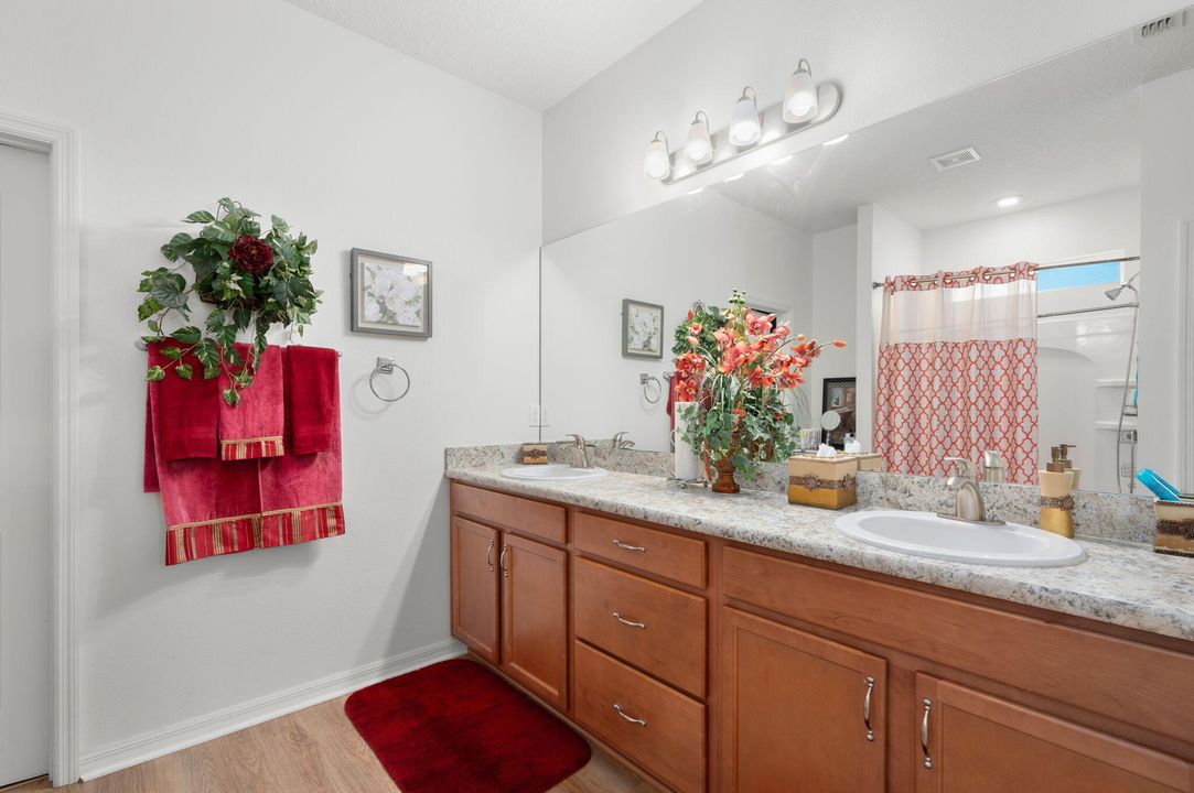 Active With Contract: $455,977 (4 beds, 3 baths, 2400 Square Feet)