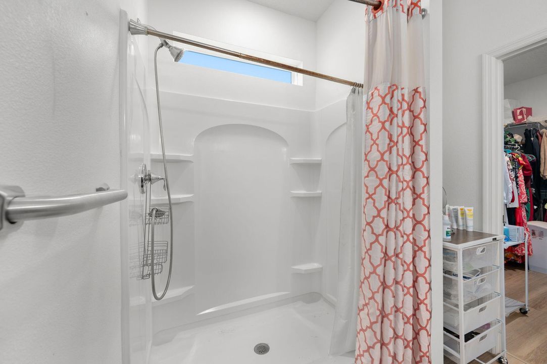 Active With Contract: $455,977 (4 beds, 3 baths, 2400 Square Feet)