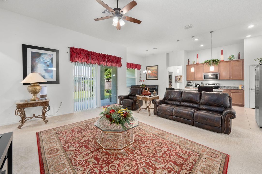 Active With Contract: $455,977 (4 beds, 3 baths, 2400 Square Feet)