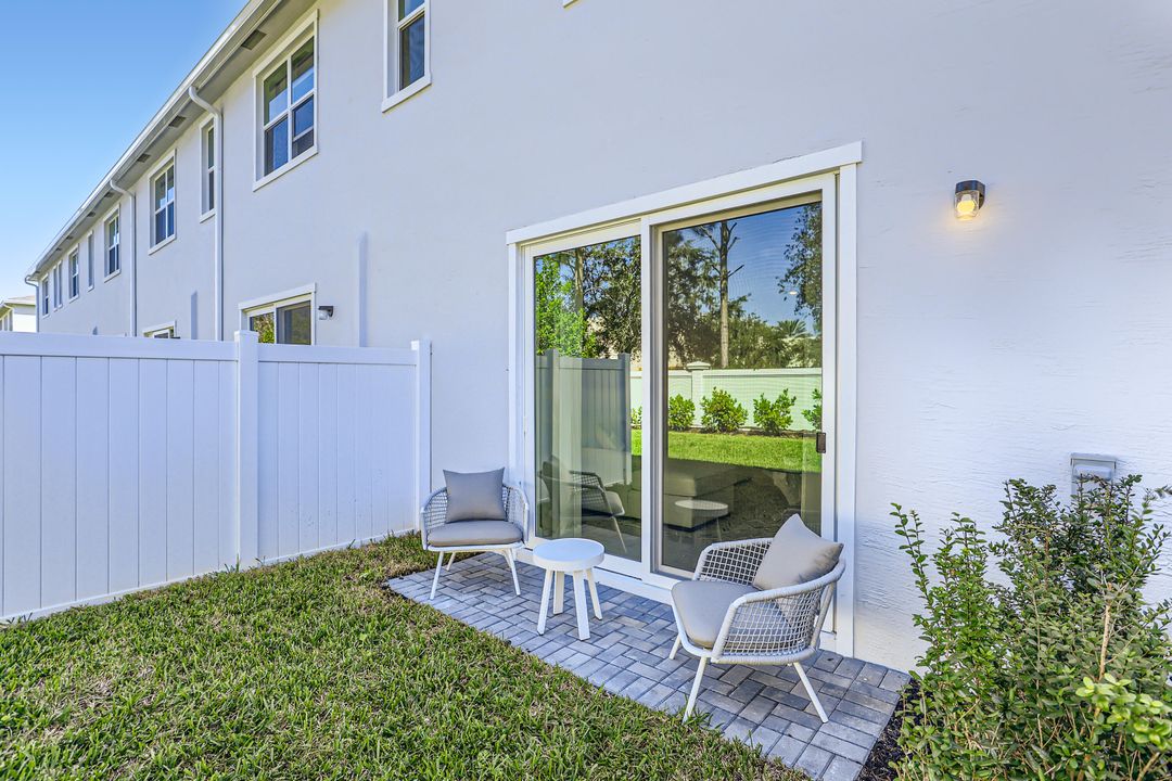 For Sale: $334,500 (3 beds, 2 baths, 1632 Square Feet)