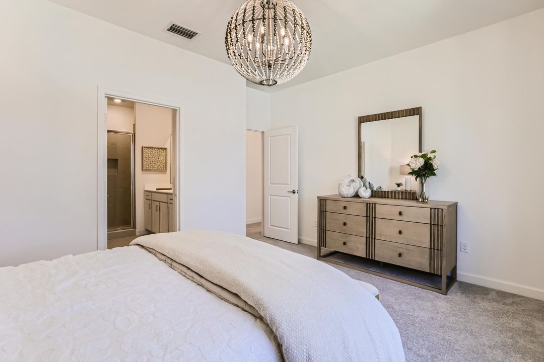 For Sale: $334,500 (3 beds, 2 baths, 1632 Square Feet)