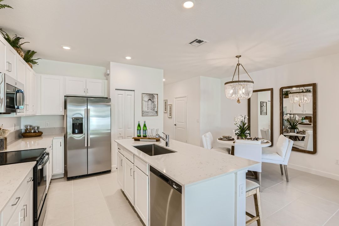 For Sale: $334,500 (3 beds, 2 baths, 1632 Square Feet)