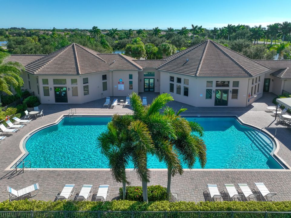 На продажу: $410,000 (4 спален, 2 ванн, 1846 Квадратных фут)