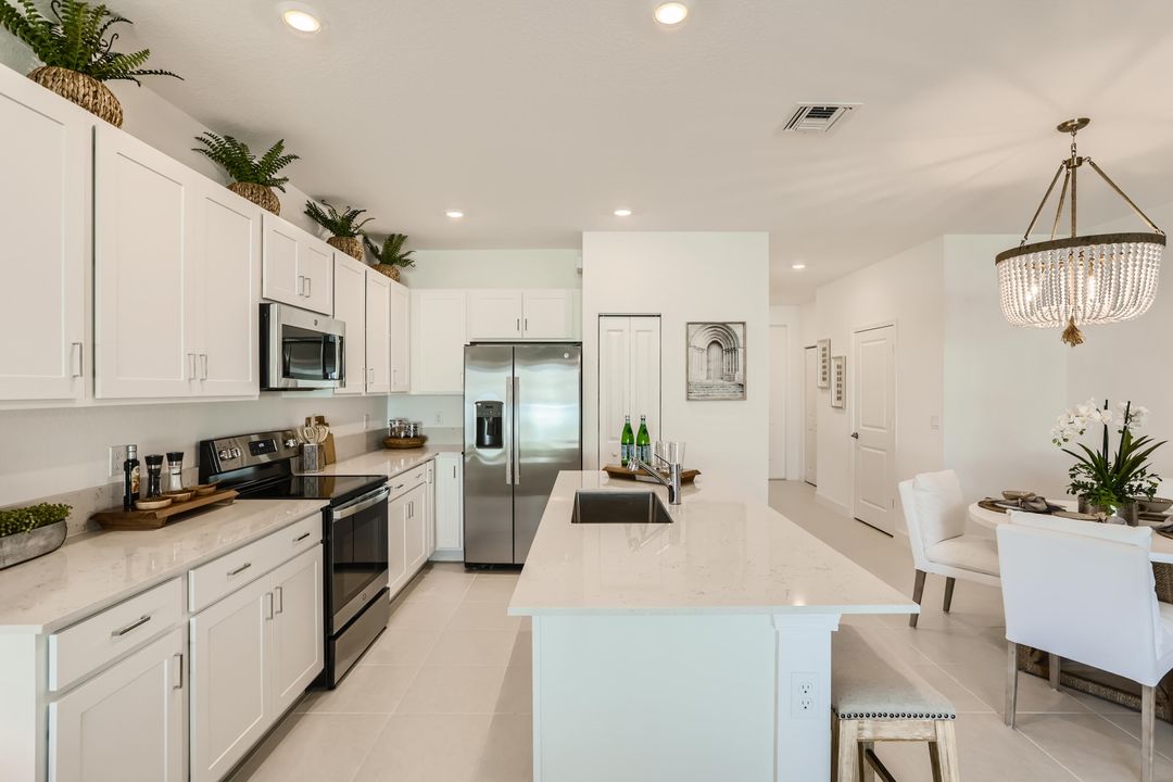 For Sale: $334,500 (3 beds, 2 baths, 1632 Square Feet)