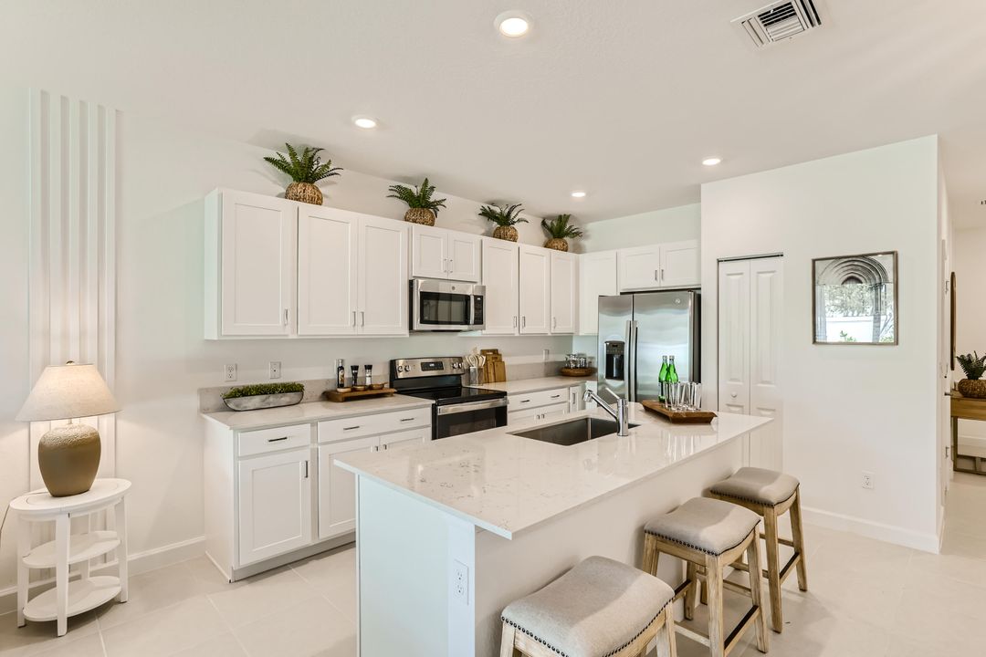 For Sale: $334,500 (3 beds, 2 baths, 1632 Square Feet)