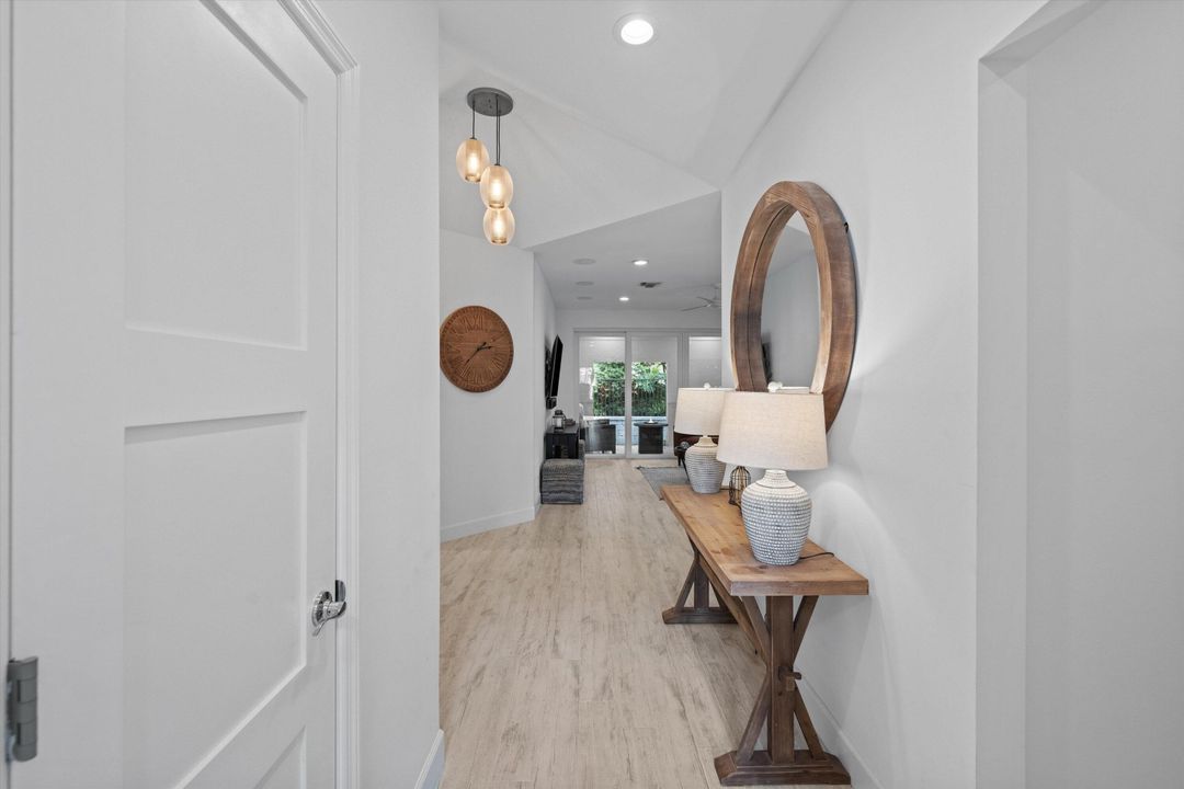 For Sale: $1,250,000 (3 beds, 2 baths, 1872 Square Feet)