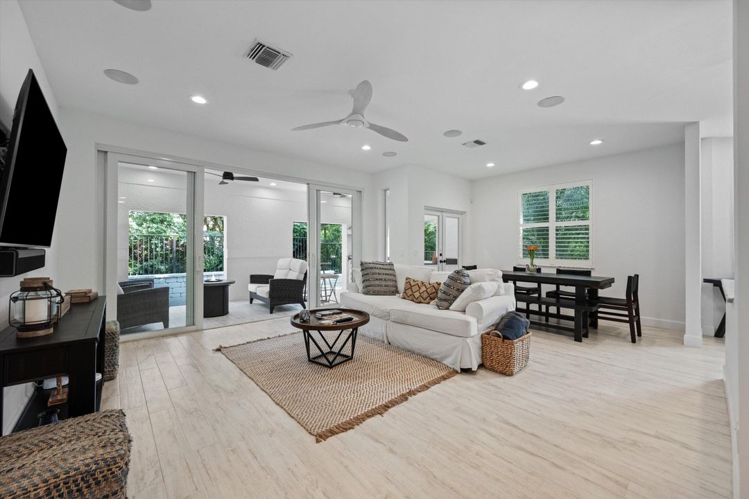 For Sale: $1,250,000 (3 beds, 2 baths, 1872 Square Feet)