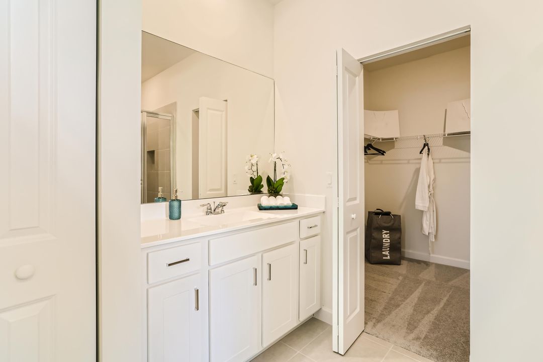 На продажу: $393,500 (3 спален, 2 ванн, 1821 Квадратных фут)