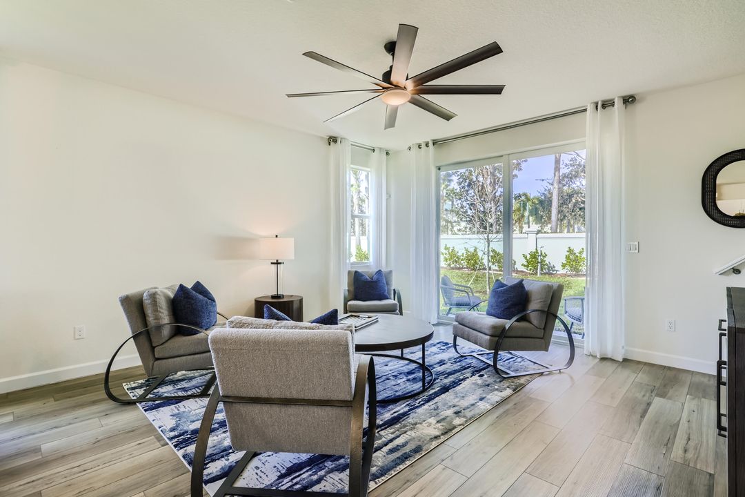 На продажу: $393,500 (3 спален, 2 ванн, 1821 Квадратных фут)