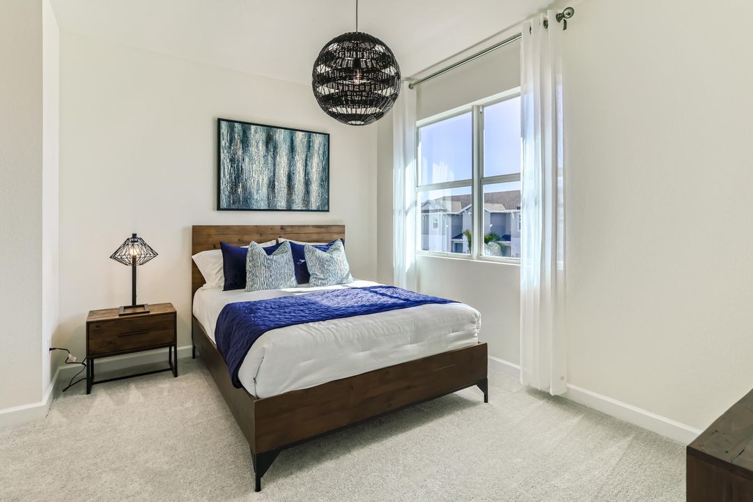 На продажу: $393,500 (3 спален, 2 ванн, 1821 Квадратных фут)