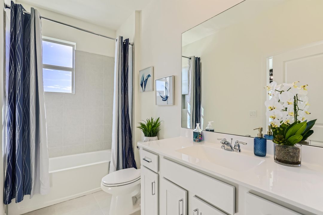 На продажу: $393,500 (3 спален, 2 ванн, 1821 Квадратных фут)