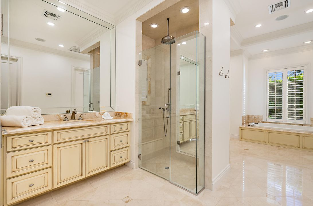 For Rent: $75,000 (5 beds, 6 baths, 4239 Square Feet)