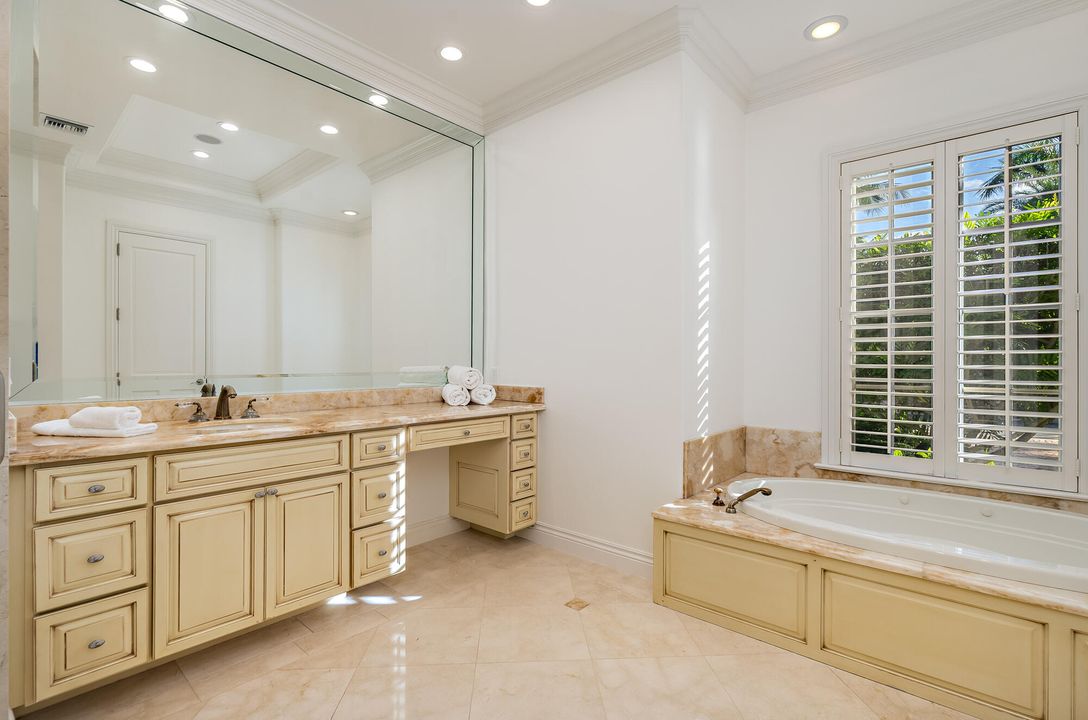 For Rent: $75,000 (5 beds, 6 baths, 4239 Square Feet)