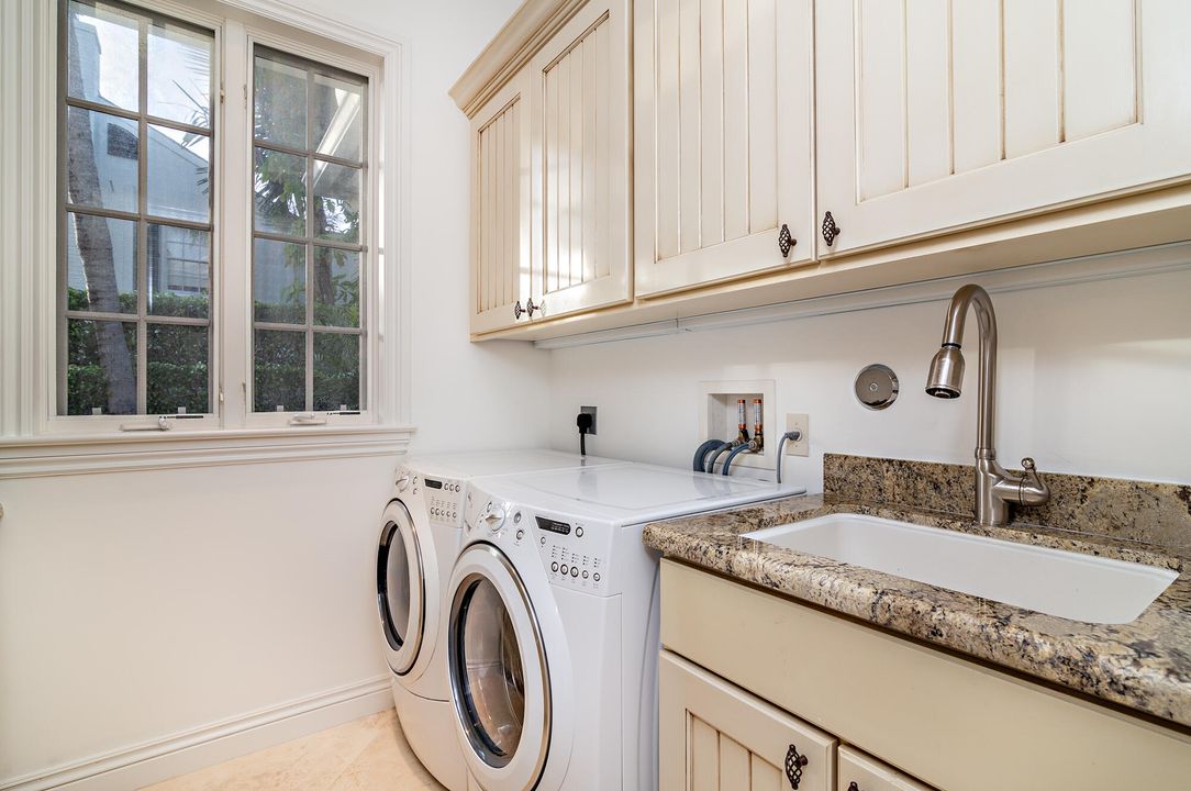 For Rent: $75,000 (5 beds, 6 baths, 4239 Square Feet)