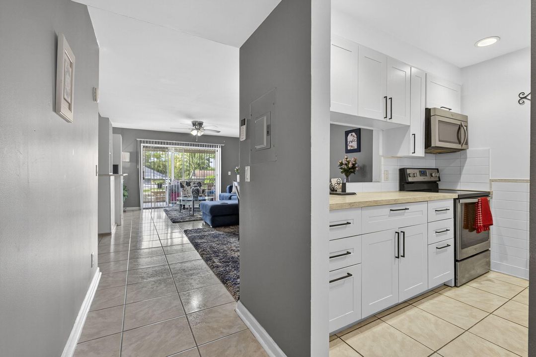 出租: $1,800 (2 贝兹, 2 浴室, 1048 平方英尺)