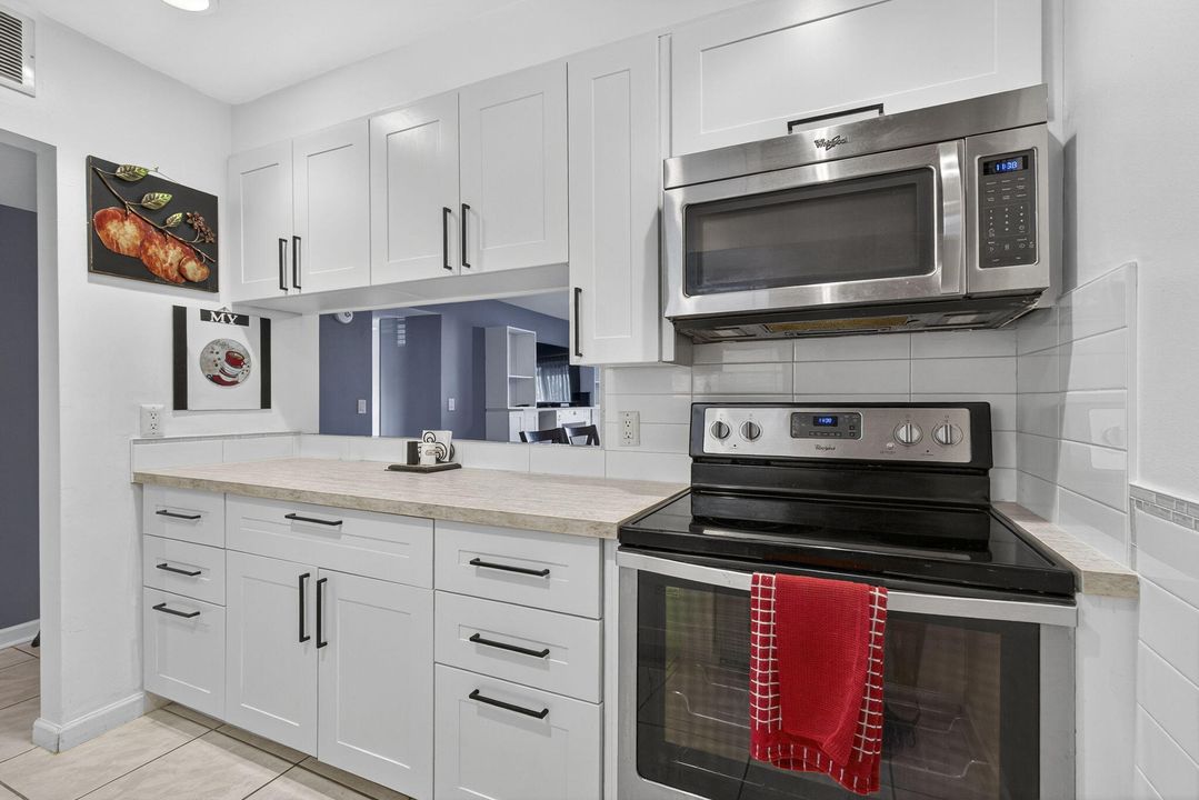 出租: $1,800 (2 贝兹, 2 浴室, 1048 平方英尺)