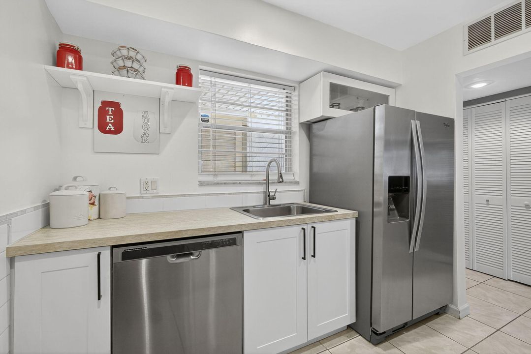 出租: $1,800 (2 贝兹, 2 浴室, 1048 平方英尺)