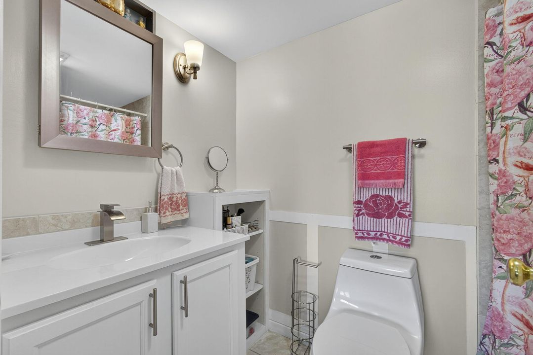 出租: $1,800 (2 贝兹, 2 浴室, 1048 平方英尺)