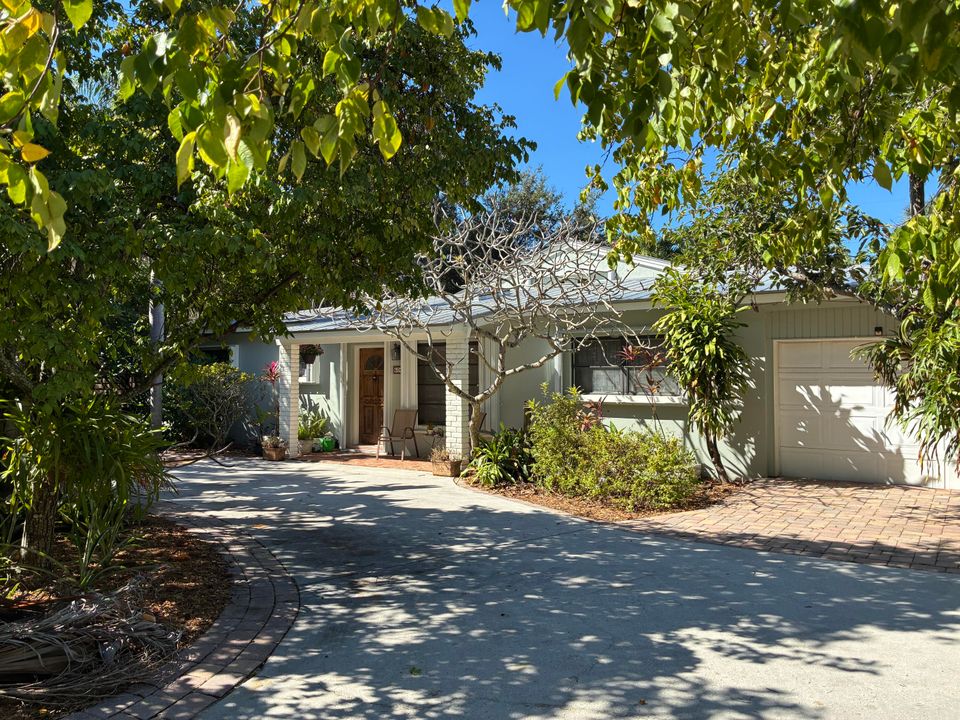 待售: $734,900 (4 贝兹, 2 浴室, 1724 平方英尺)