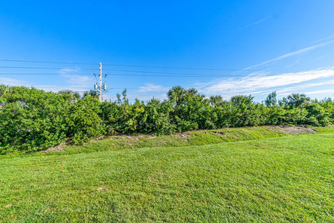 For Sale: $230,000 (2 beds, 2 baths, 1400 Square Feet)