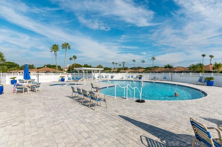 For Rent: $2,200 (2 beds, 2 baths, 1148 Square Feet)