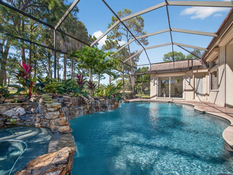 En Venta: $995,000 (3 camas, 3 baños, 3048 Pies cuadrados)