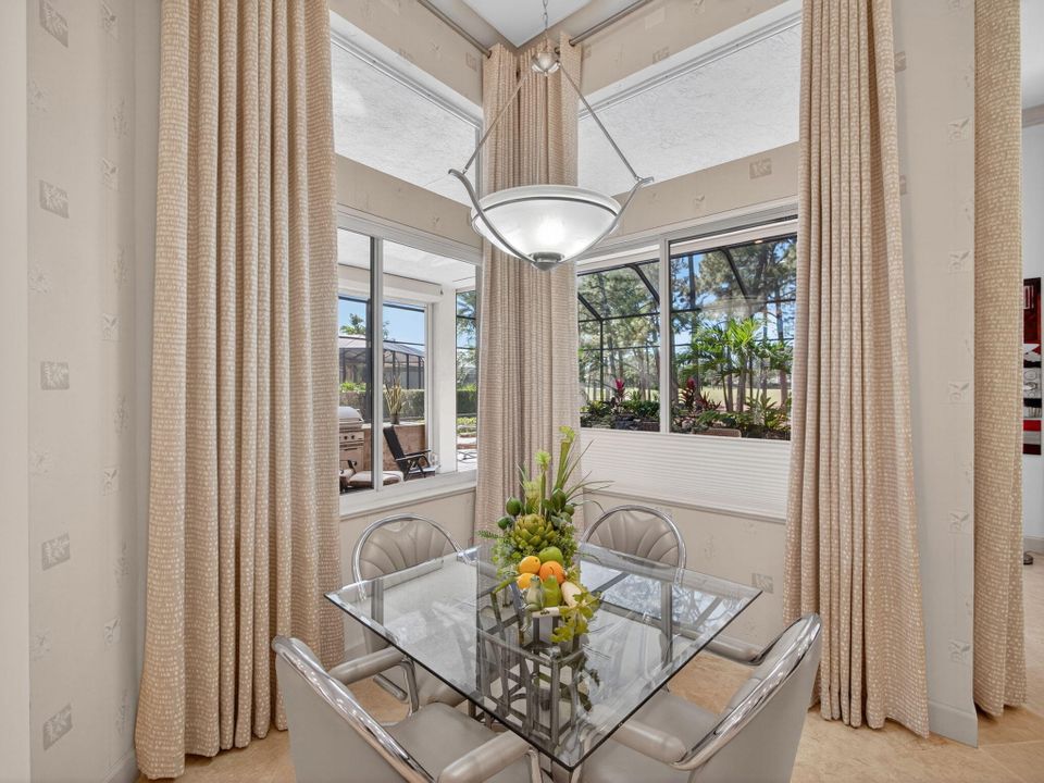 En Venta: $995,000 (3 camas, 3 baños, 3048 Pies cuadrados)