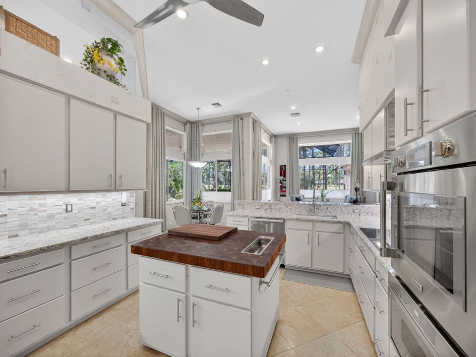 En Venta: $995,000 (3 camas, 3 baños, 3048 Pies cuadrados)